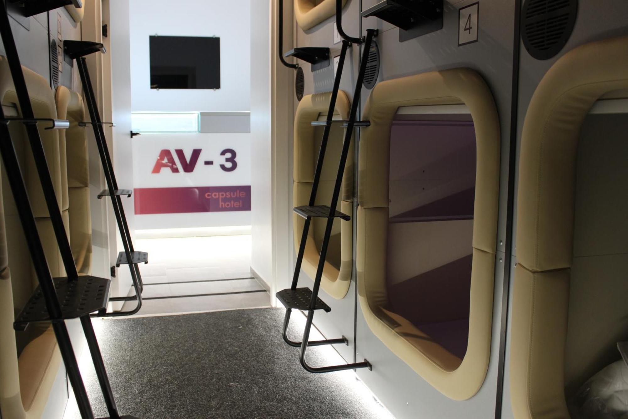 Av-3 Capsule Hotel キエフ エクステリア 写真